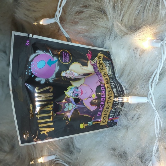 Disney Villains Blackberry Bath Bomb with Hidden Color Surprise - Picture 3 of 5